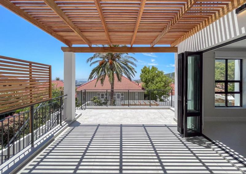 4 Bedroom Property for Sale in Oranjezicht Western Cape